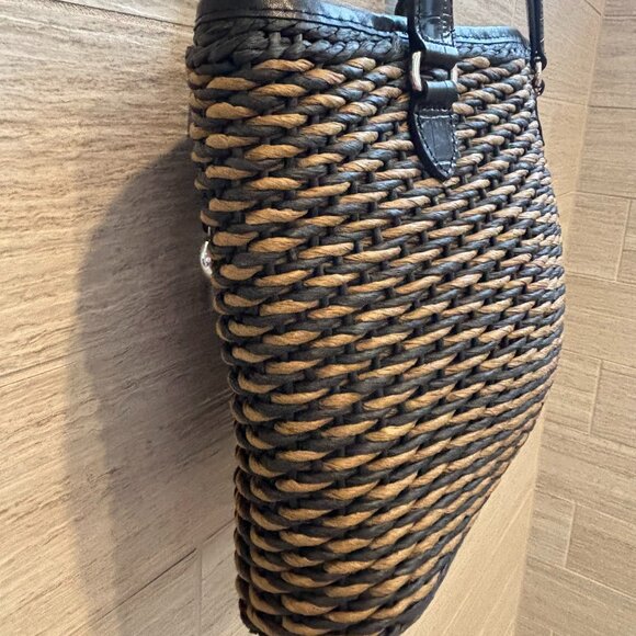 👜Brighton Woven Shoulder Bag Braided Leather Handles Black Tan Bucket - Picture 6 of 10